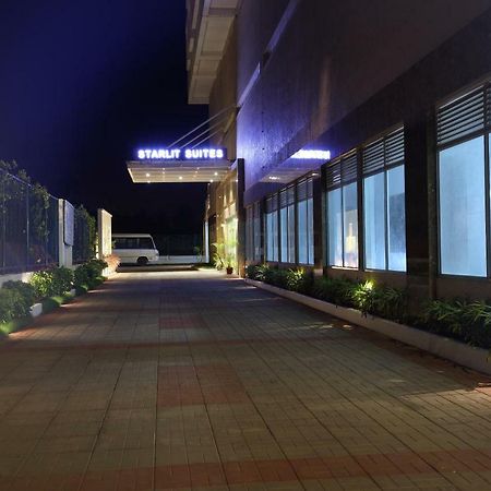 Starlit Suites Kochi Bagian luar foto