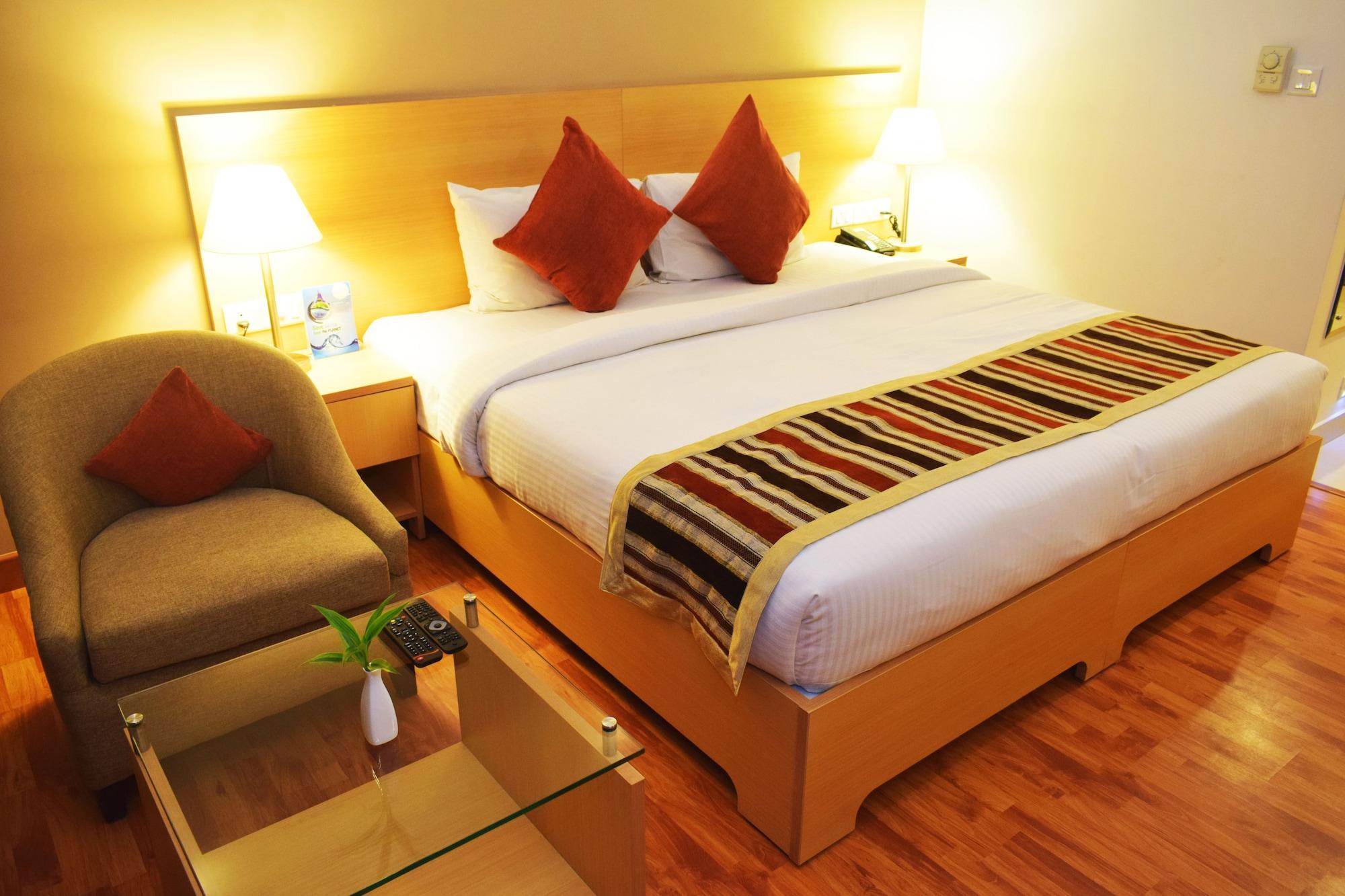 Starlit Suites Kochi Bagian luar foto