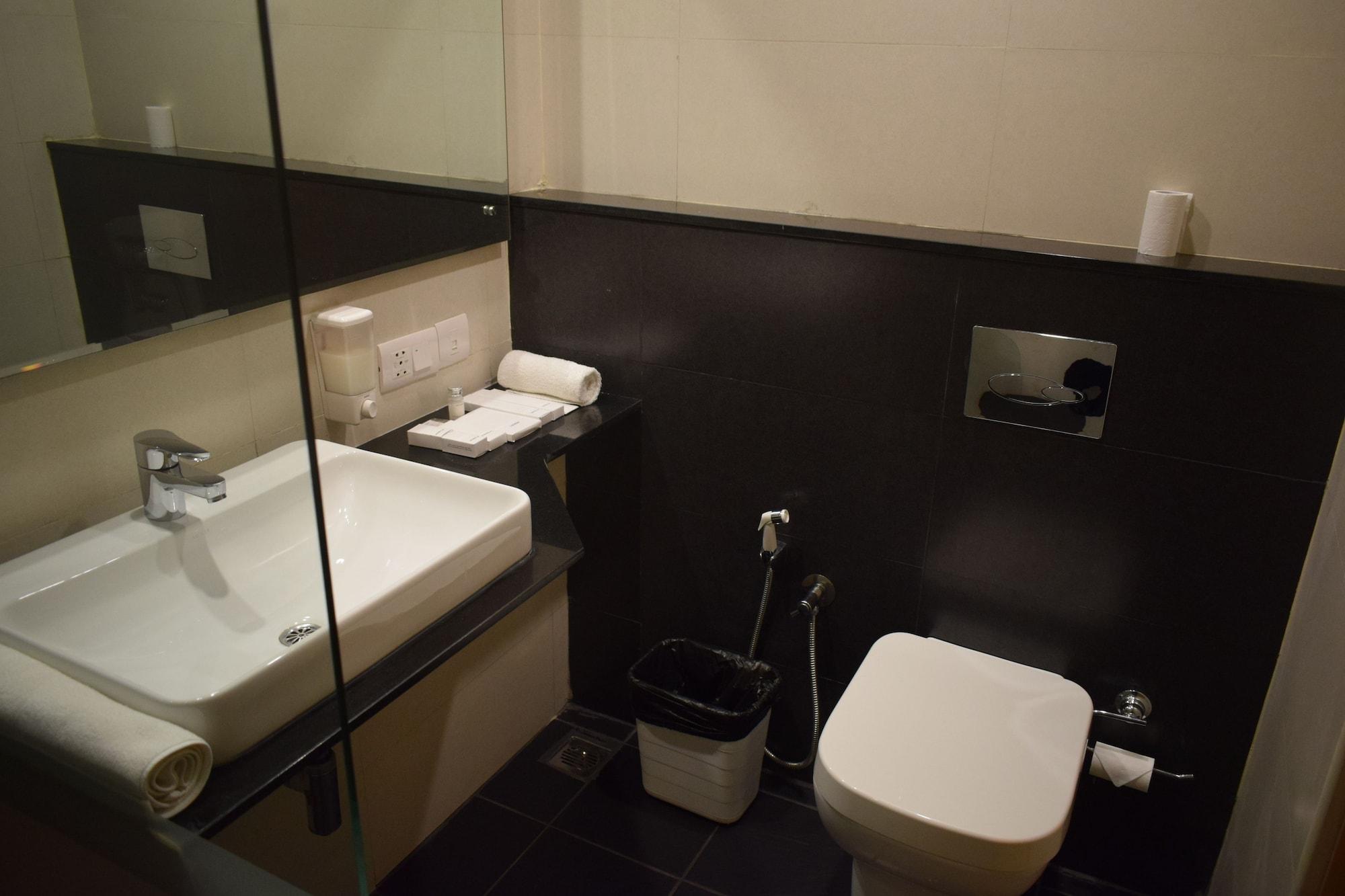 Starlit Suites Kochi Bagian luar foto