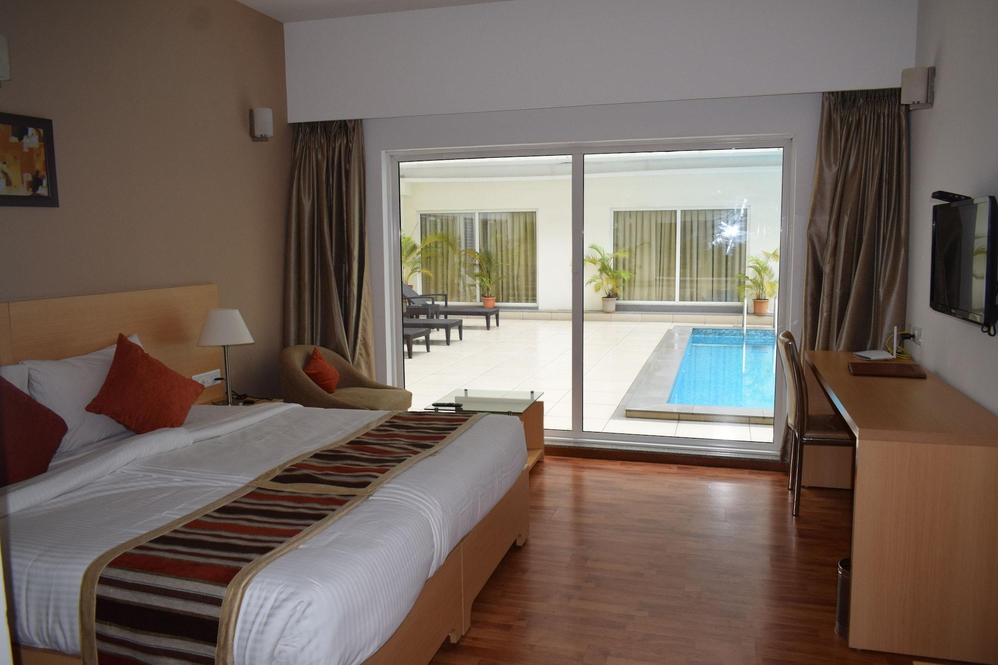 Starlit Suites Kochi Bagian luar foto