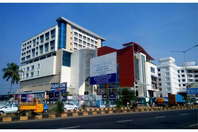 Starlit Suites Kochi Bagian luar foto