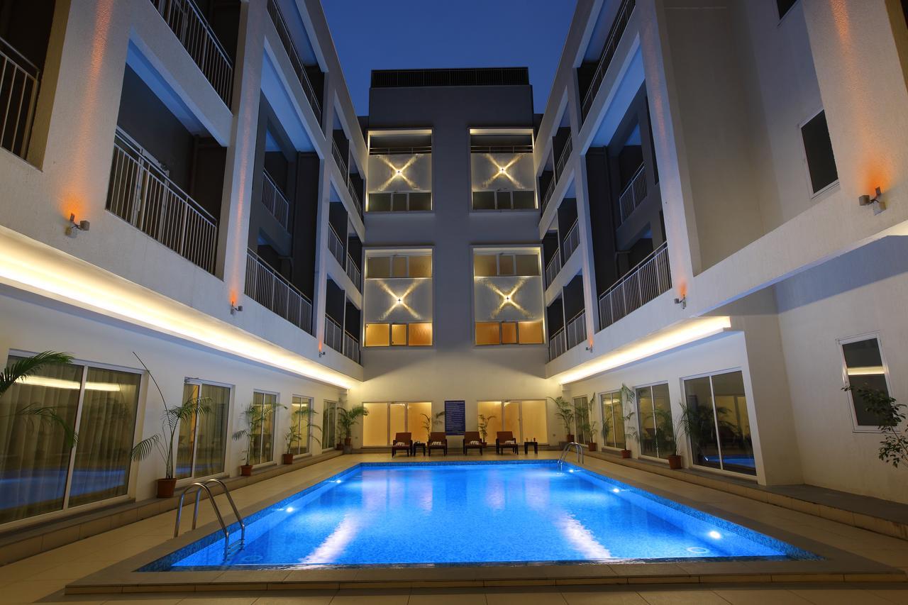 Starlit Suites Kochi Bagian luar foto
