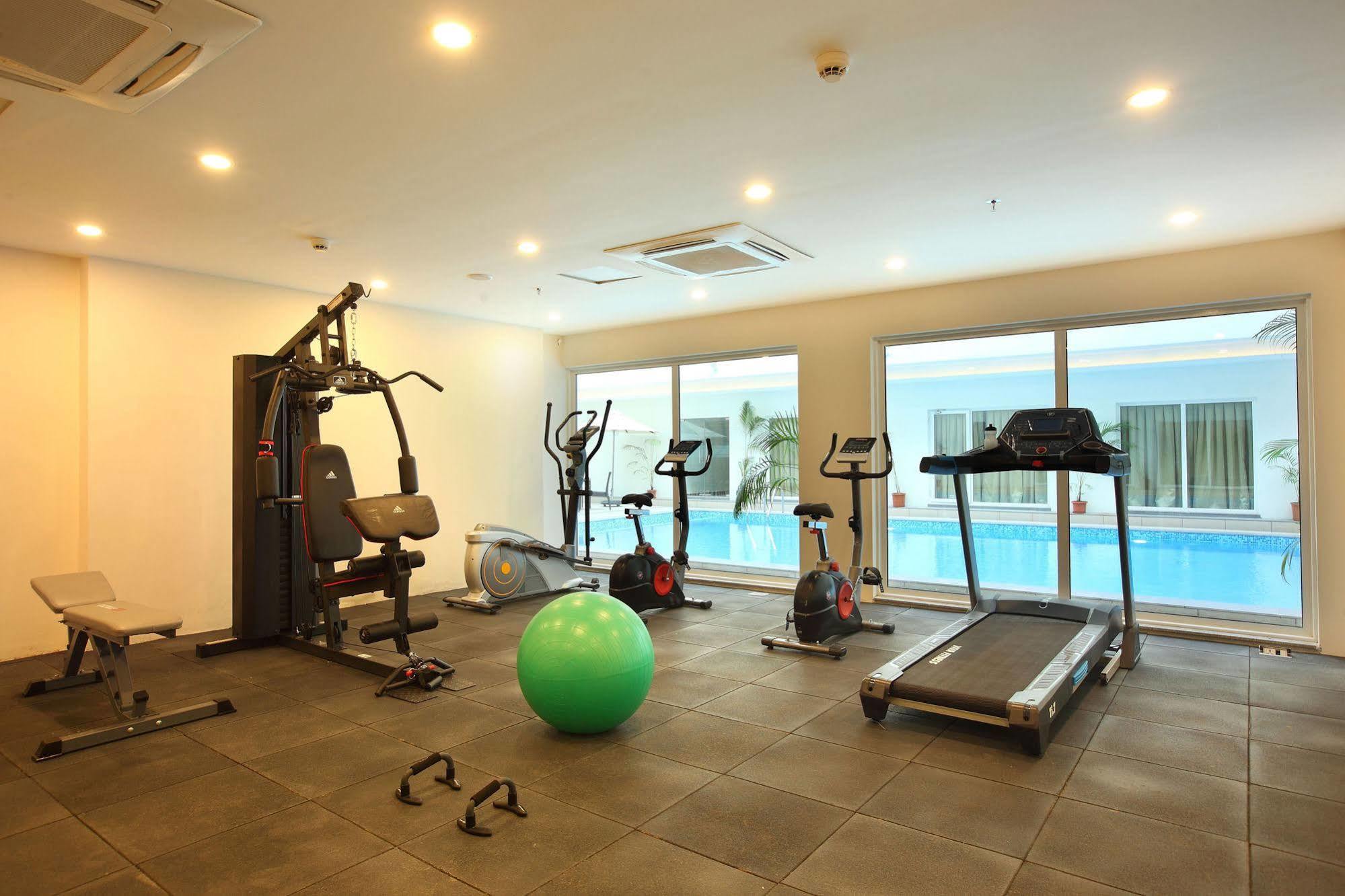Starlit Suites Kochi Bagian luar foto