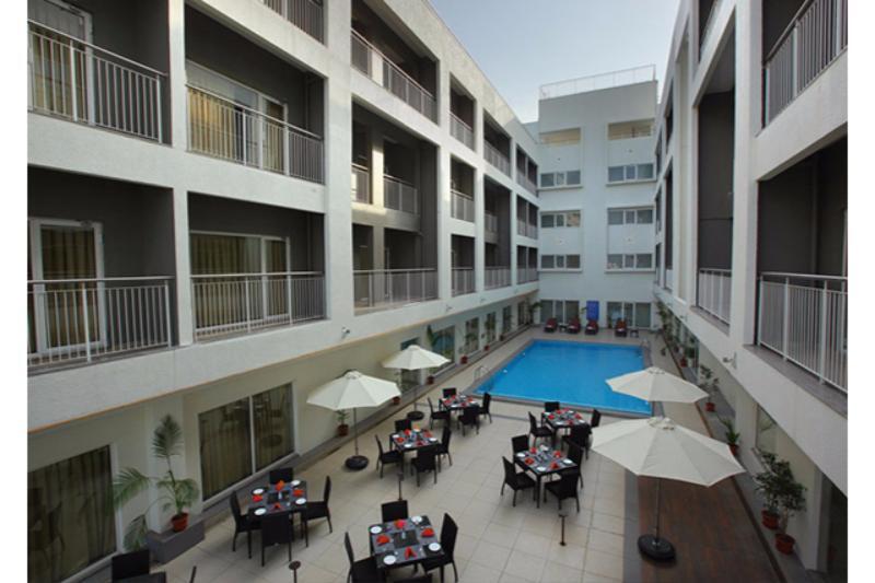 Starlit Suites Kochi Bagian luar foto